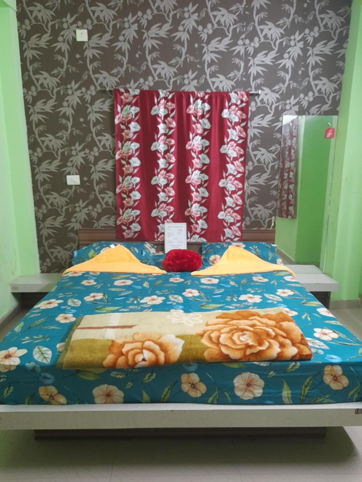 Hotel Tirupati Puri Luaran gambar